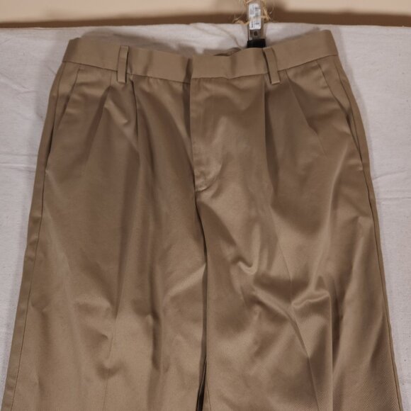 Dockers Classic Fit Signature Khaki Pants Mens 34 x 32 Comfort Pleated - Picture 8 of 15